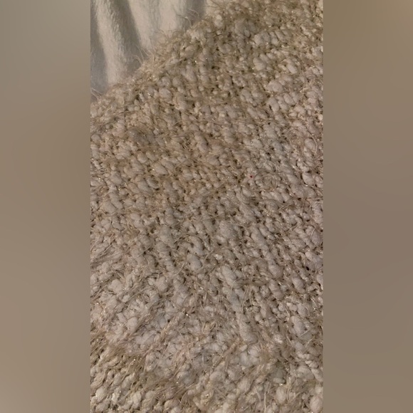 Abercrombie & Fitch V-Neck Fuzzy Sweater metallic threadingXS/S - Picture 6 of 13